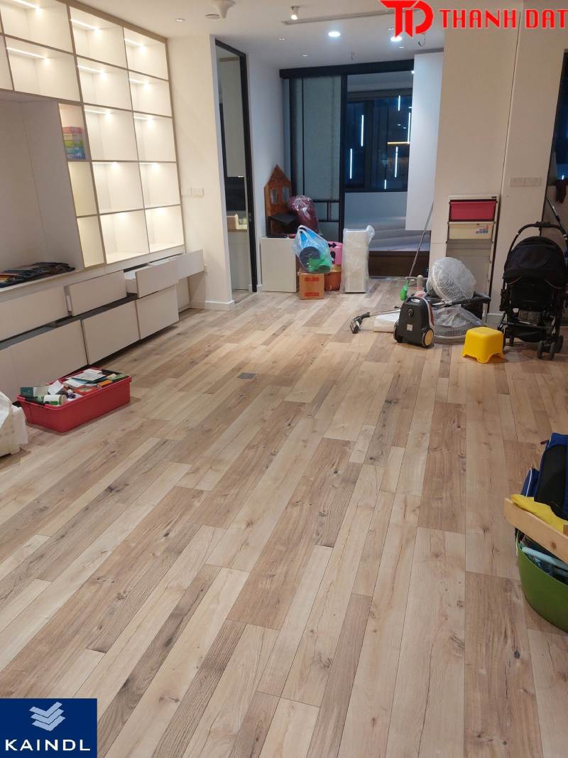 Công trình sàn gỗ Áo mã màu K4361